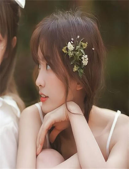 《我的天才女友 第二季》历史背景关联典范式的：时代特征与历史意义分析